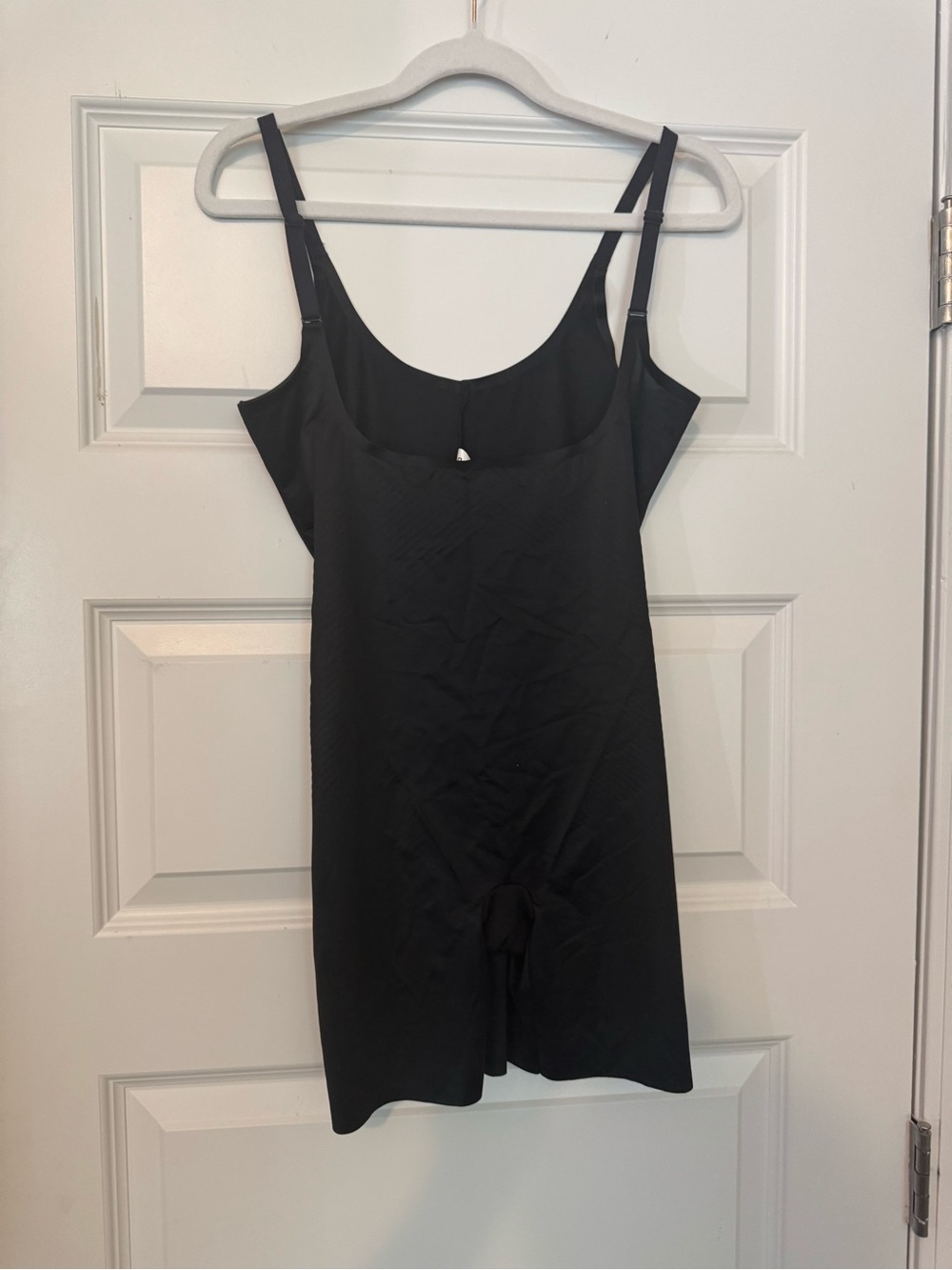 Spanx Very Black Invisible Shaping Open Bust Mid Thigh Bodysuit Size Medium - Picture 6 of 9